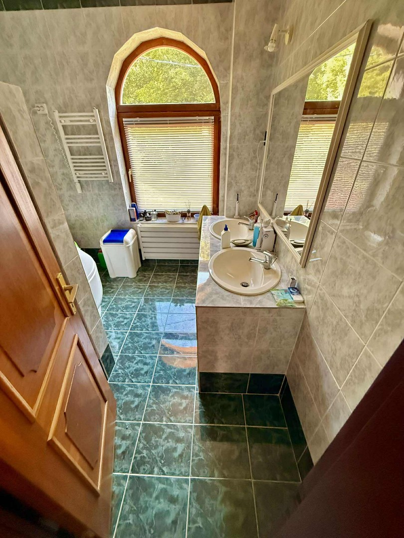 Eladó családi ház Miskolcon - Kép 9