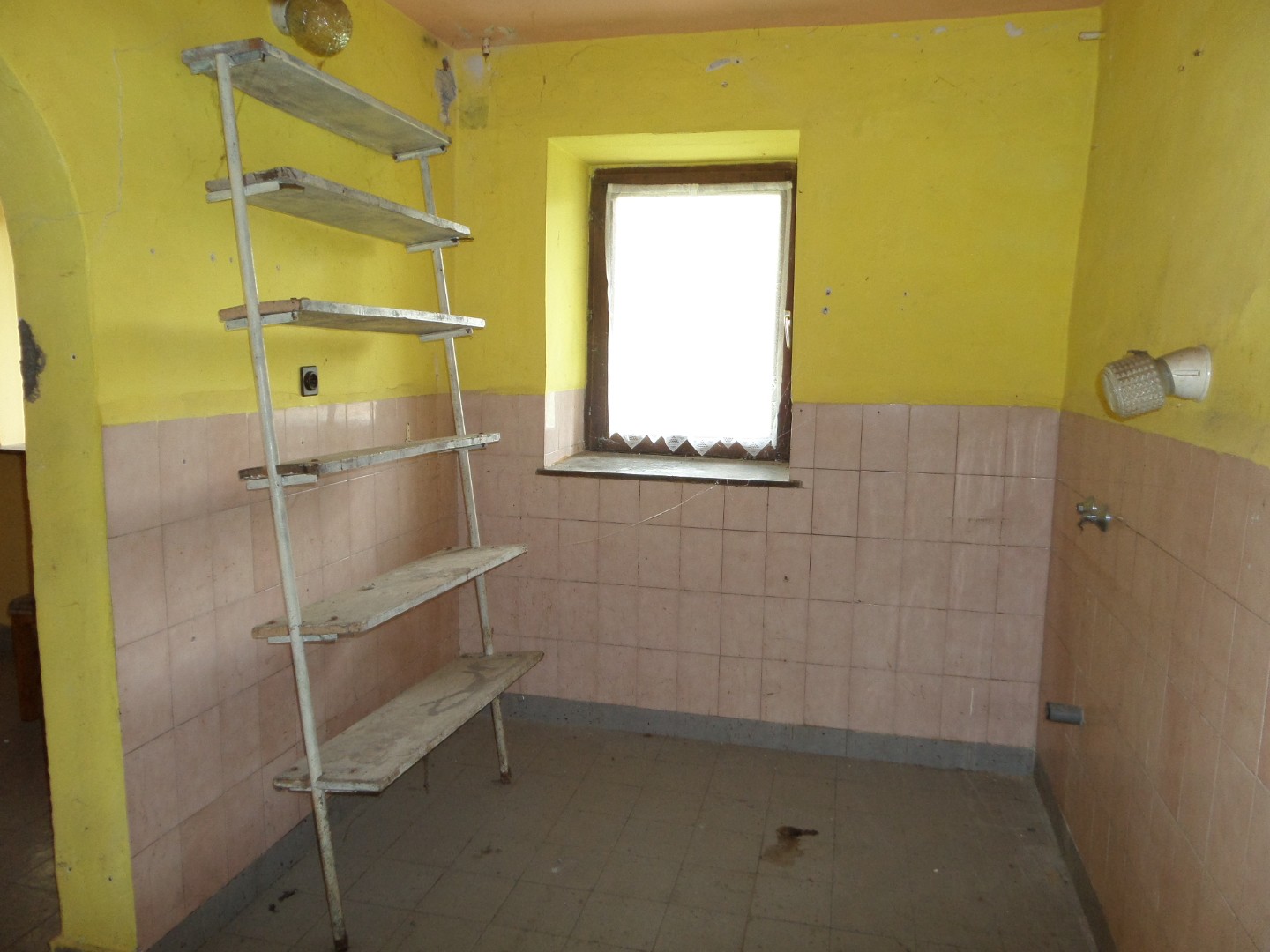 Mánfa központi részén belső két szintes családi ház eladó - Kép 11