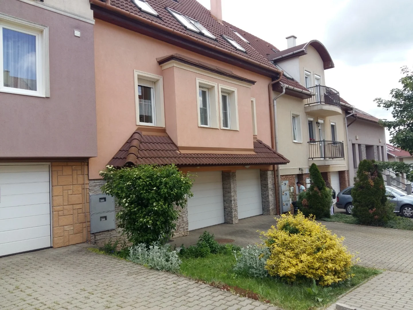 Három generációs családi ház az Almagyar-dombi lakóparkban