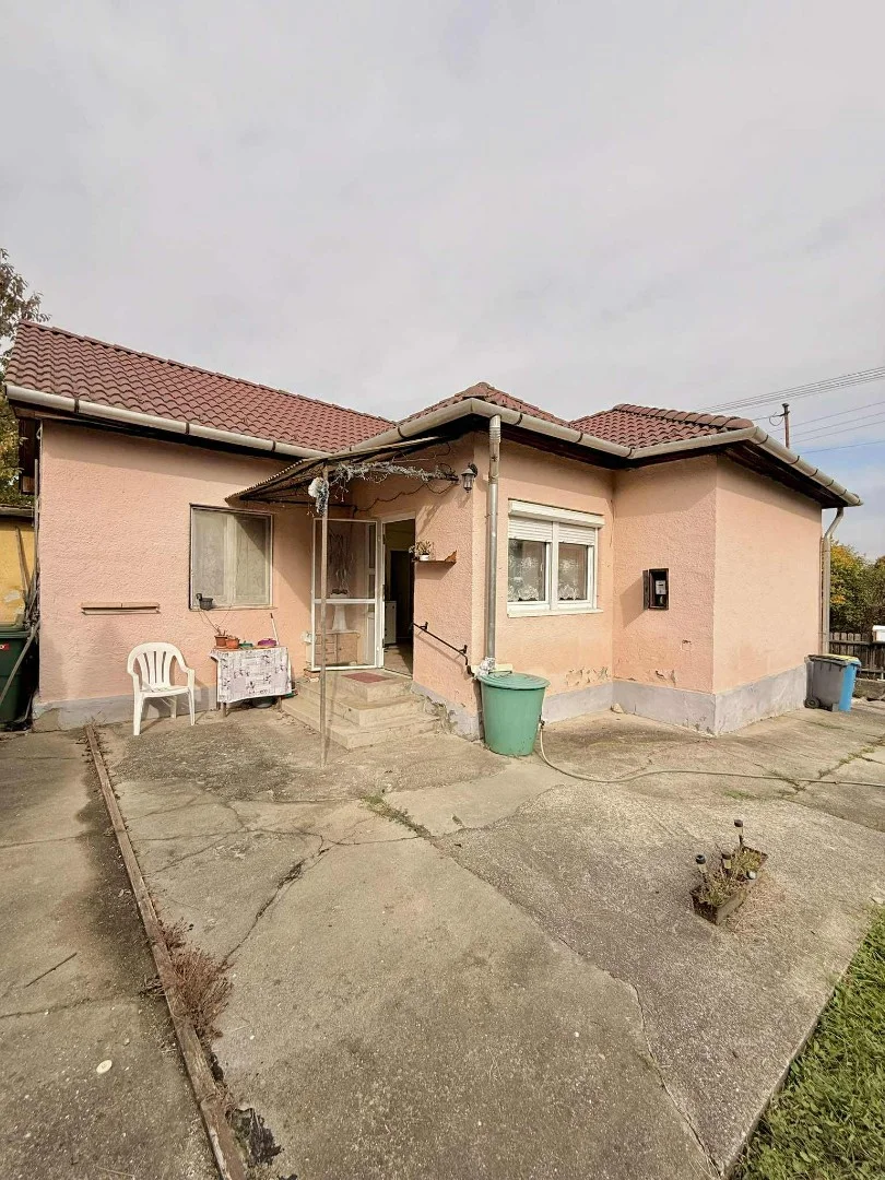 Eladó családi ház Berenten - Kép 2