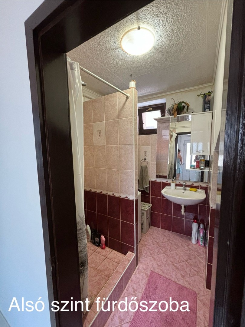 Cserkúton két generációnak alkalmas családi ház eladó - Kép 10