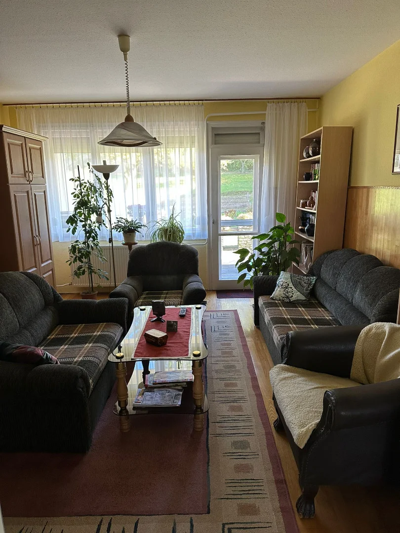 Bakonybélben Központi elhelyezkedésű családi ház keresi új tulajdonosát. - Kép 5