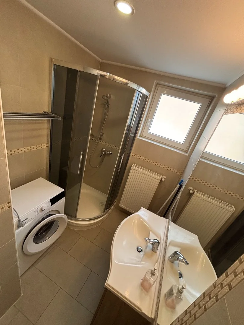 Kiadó tégla lakás Pécsen - Kép 9