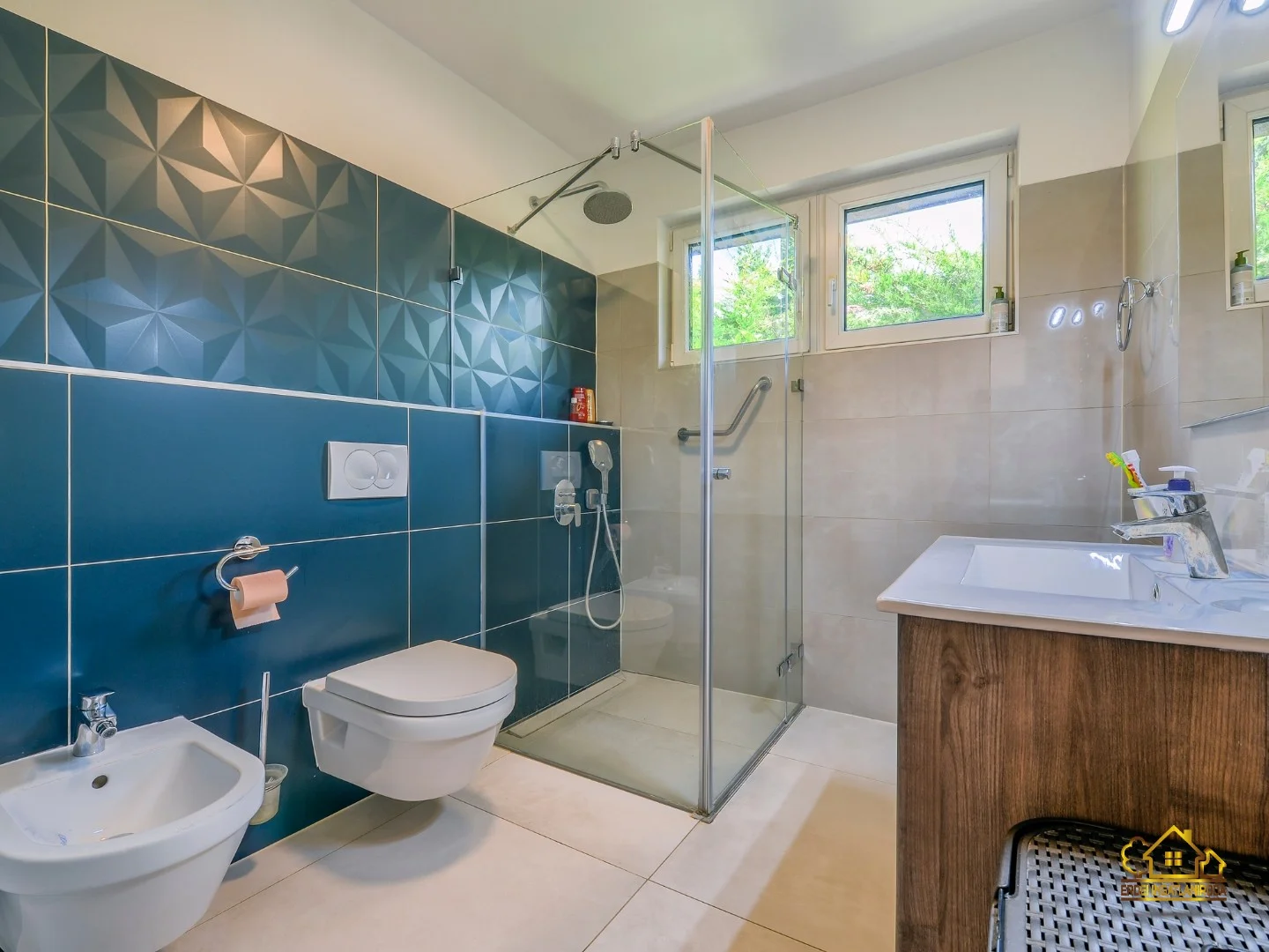 Eladó családi ház Majosházan - Kép 8