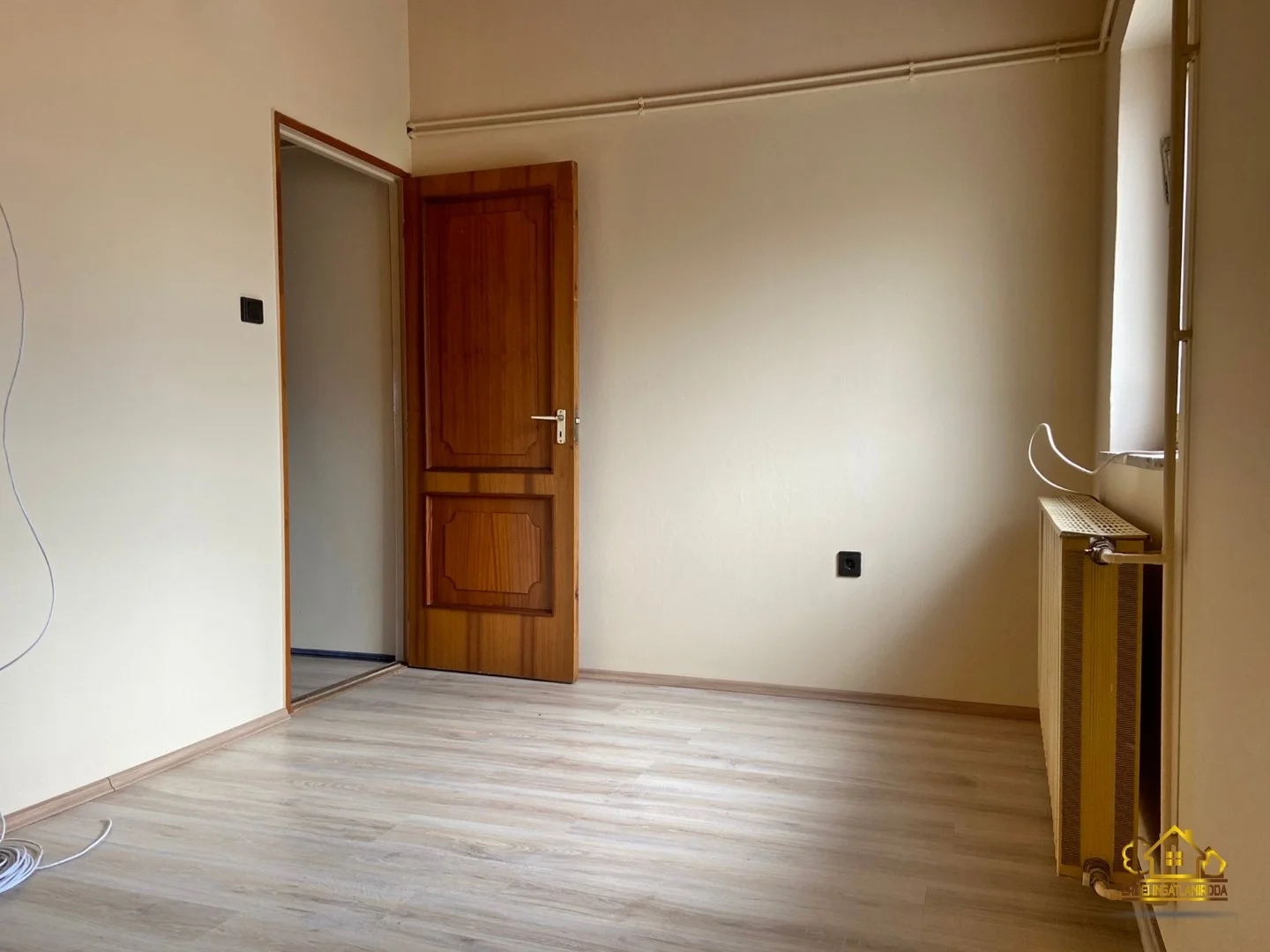 Kiadó üzlet iroda / üzlet / kereskedelmi / szolgáltató Szigethalomon - Kép 11