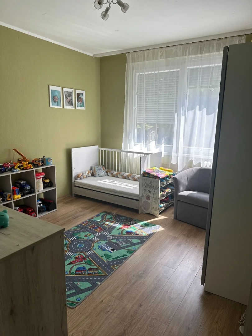 Eladó panel lakás Debrecenben - Kép 4