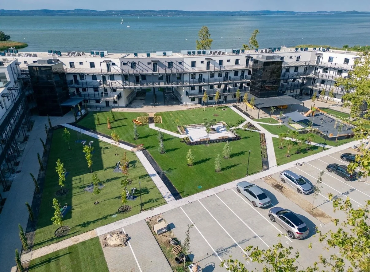 Eladó üdülőházas nyaraló / apartman nyaraló / üdülő Balatonszemesen