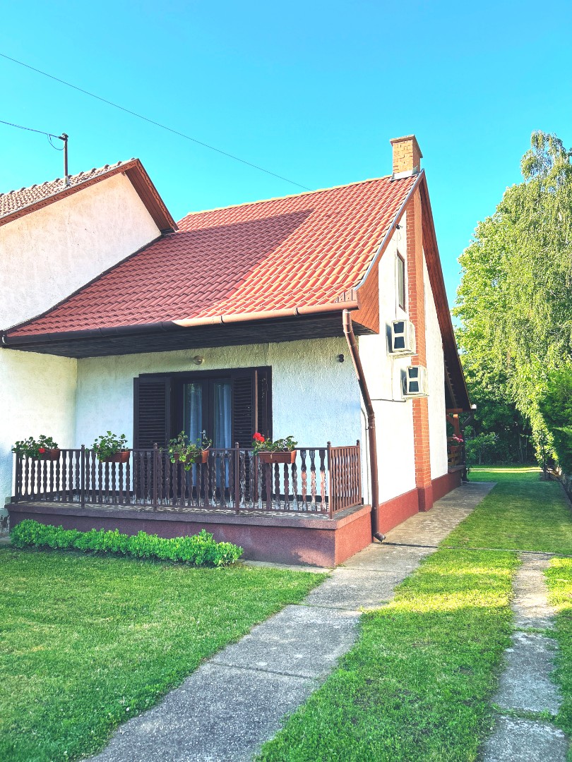 Eladó családi ház Tiszafüreden - Kép 9
