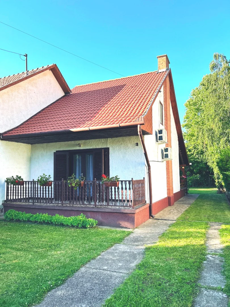 Eladó családi ház Tiszafüreden - Kép 9