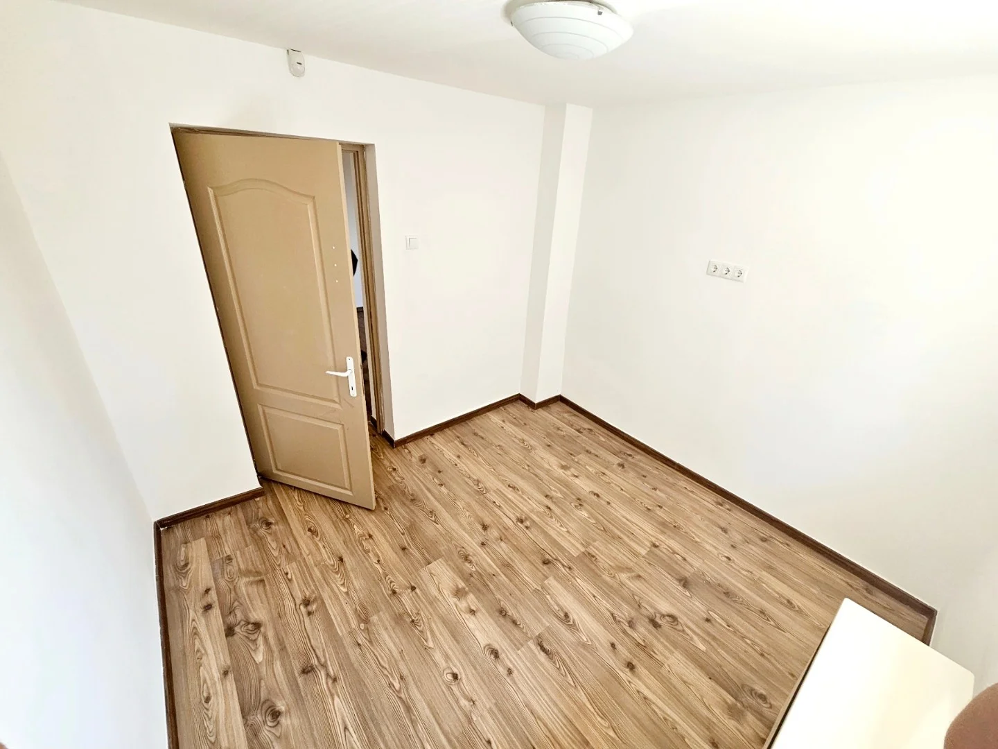 Eladó családi ház Ercsin - Kép 10