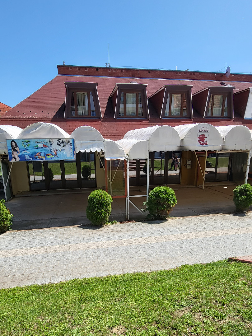 Eladó üzlet iroda / üzlet / kereskedelmi / szolgáltató Zalakaroson