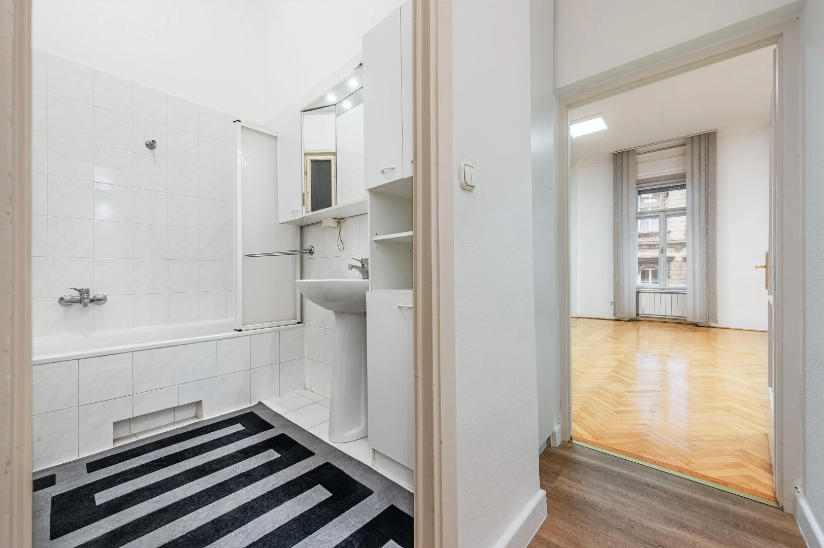 Eladó tégla lakás Budapest 05. ker.en - Kép 4