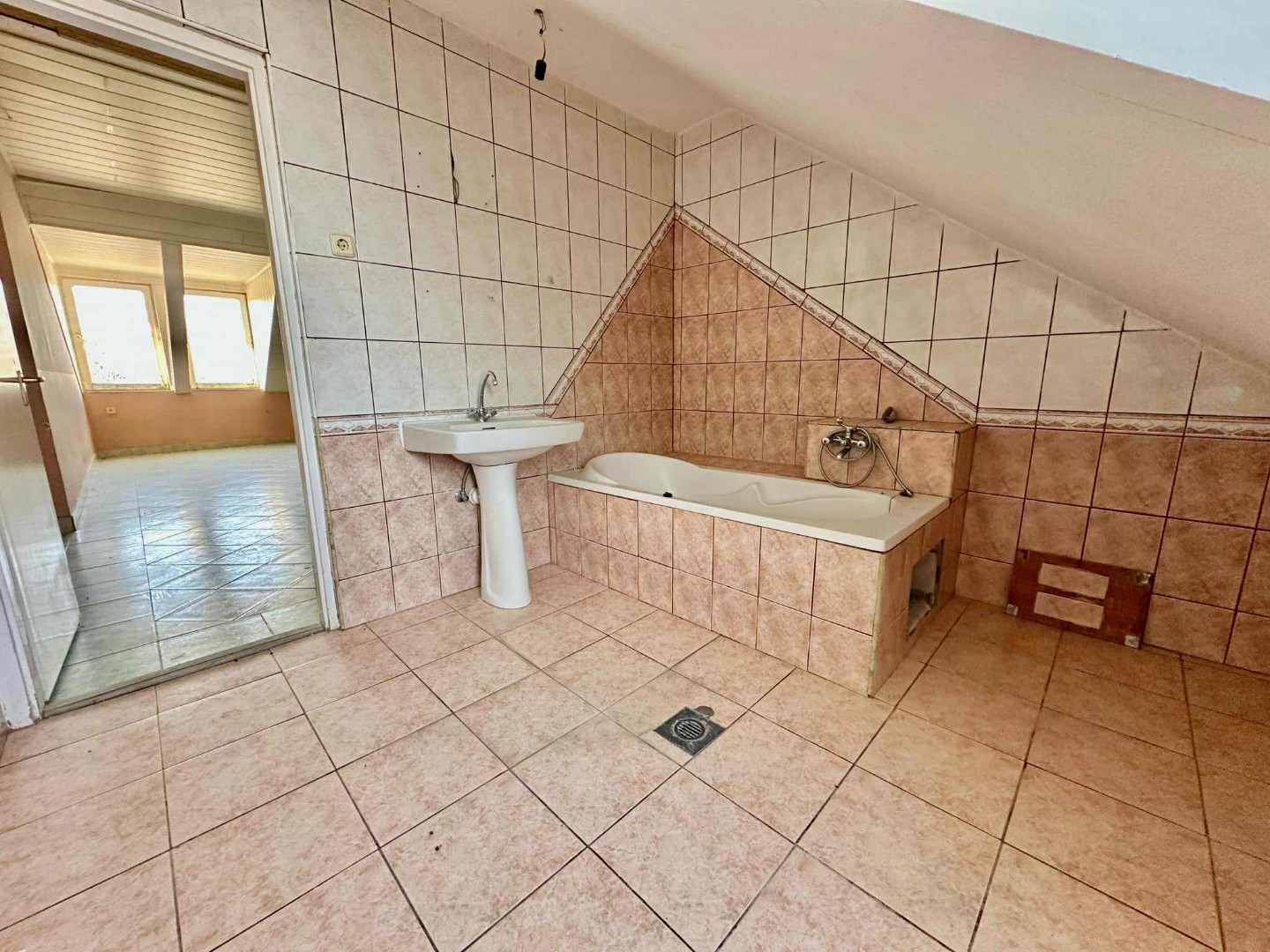 Eladó tégla lakás Horton - Kép 16