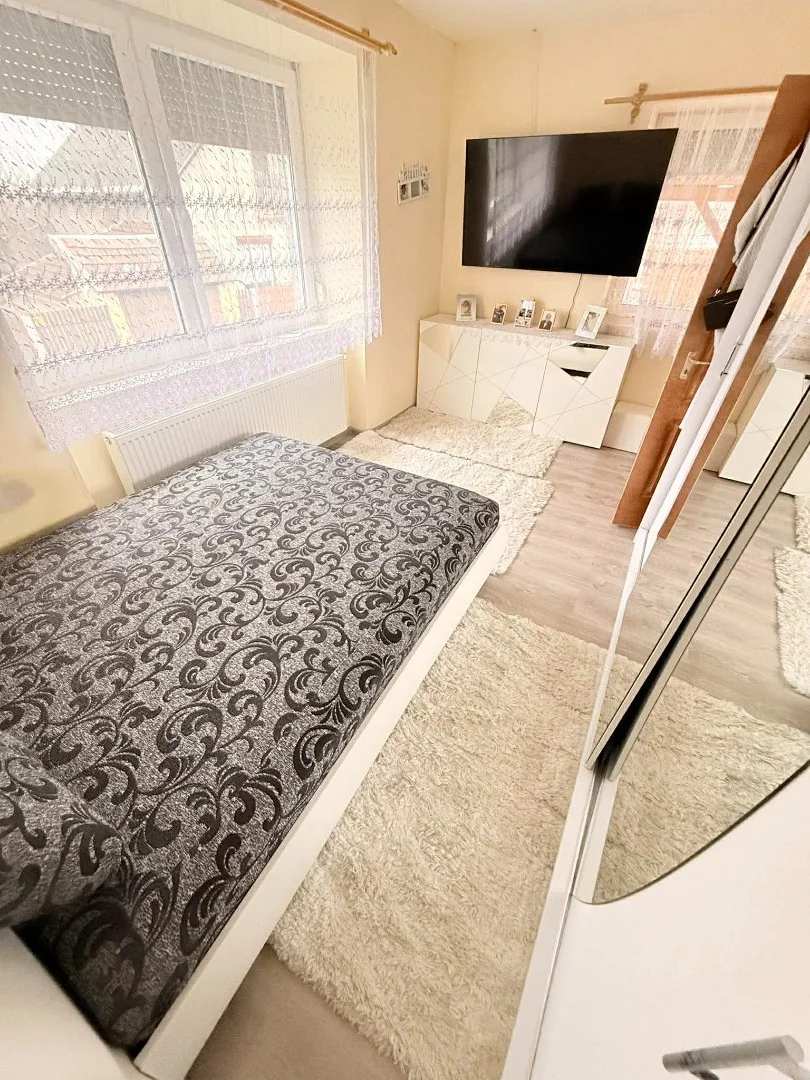 Eladó családi ház Sajószentpéteren - Kép 3