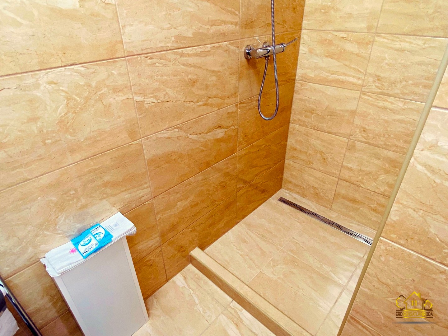 Eladó üzlet iroda / üzlet / kereskedelmi / szolgáltató Halászteleken - Kép 11