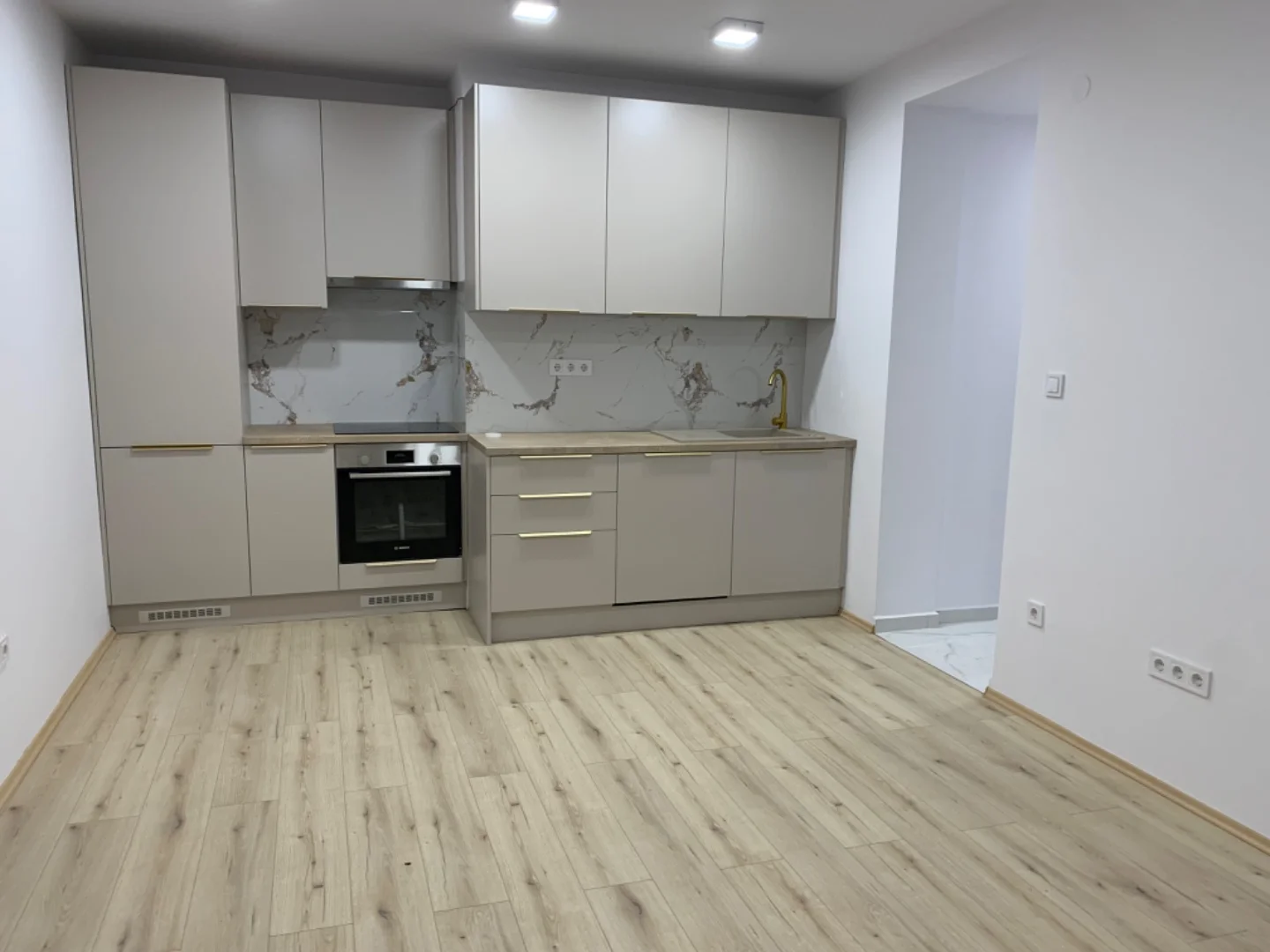 Eladó tégla lakás Budapest 03. ker.en - Kép 4