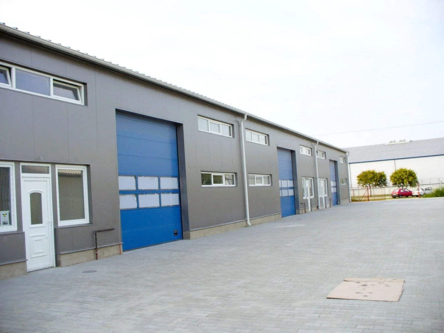 Eladó csarnok ipari / raktár Cegléden