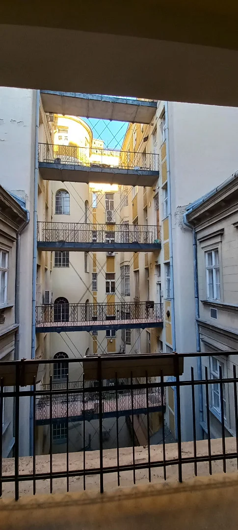 Eladó tégla lakás Budapest 05. ker.en - Kép 11