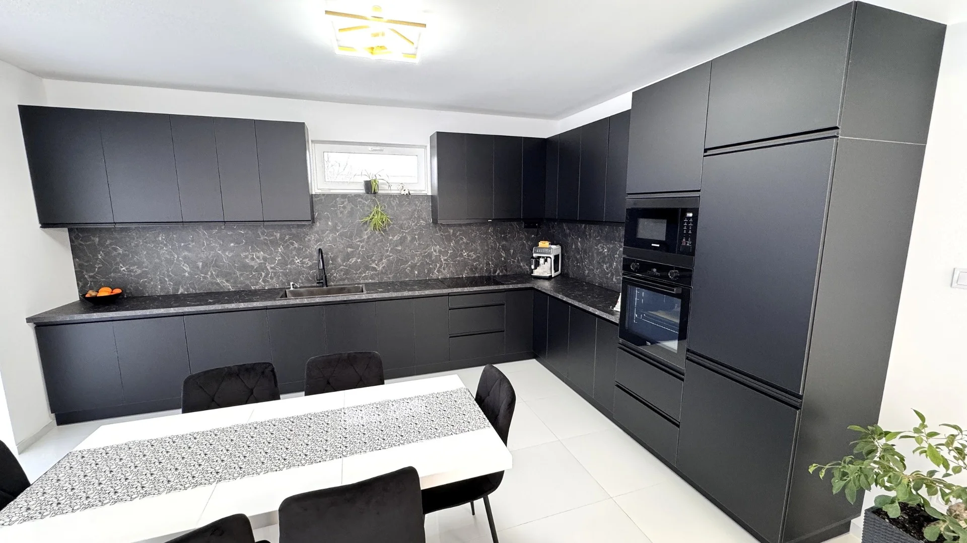 Eladó családi ház Nyíregyházán - Kép 4