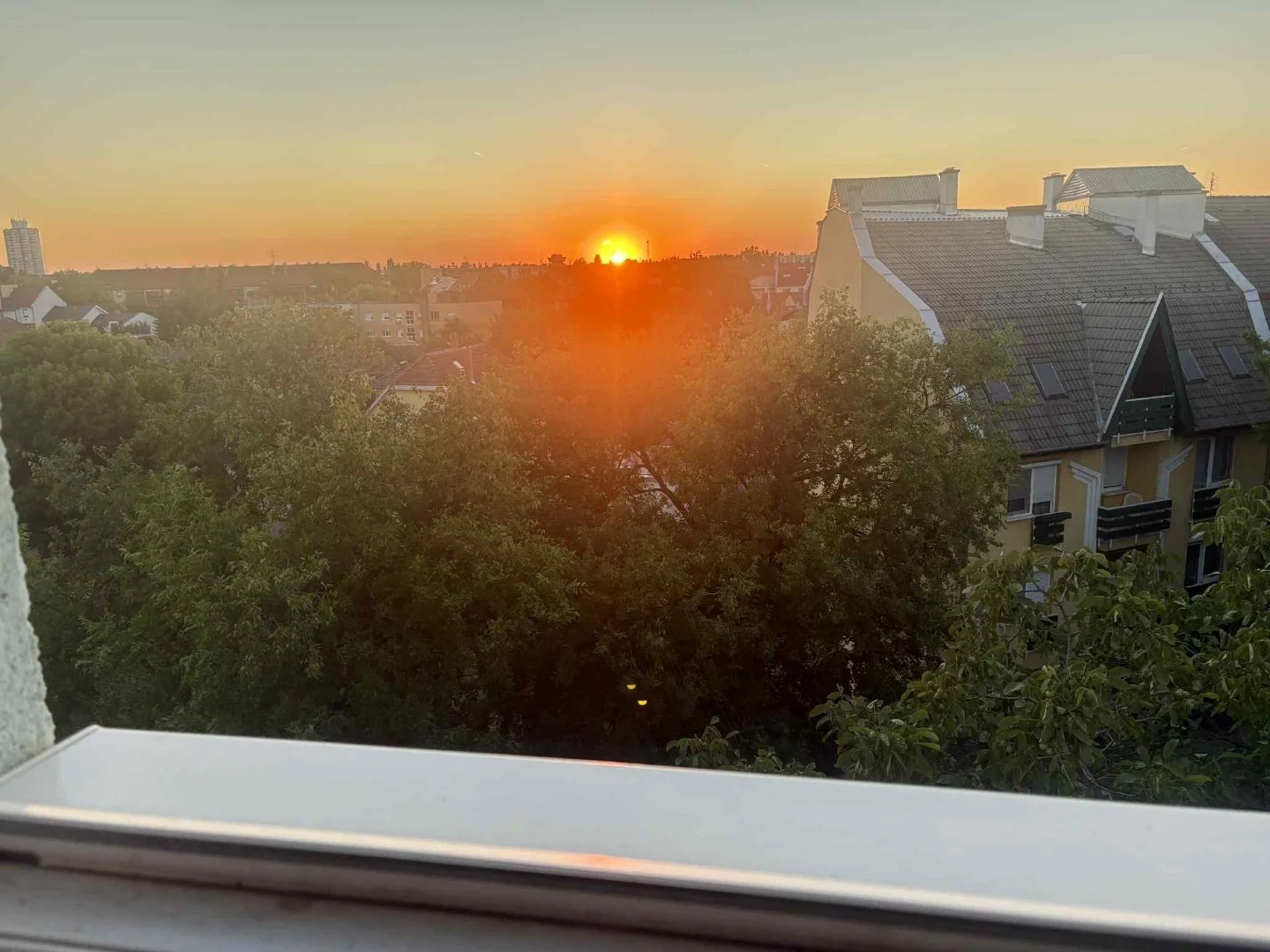 Eladó tégla lakás Szolnokon - Kép 12