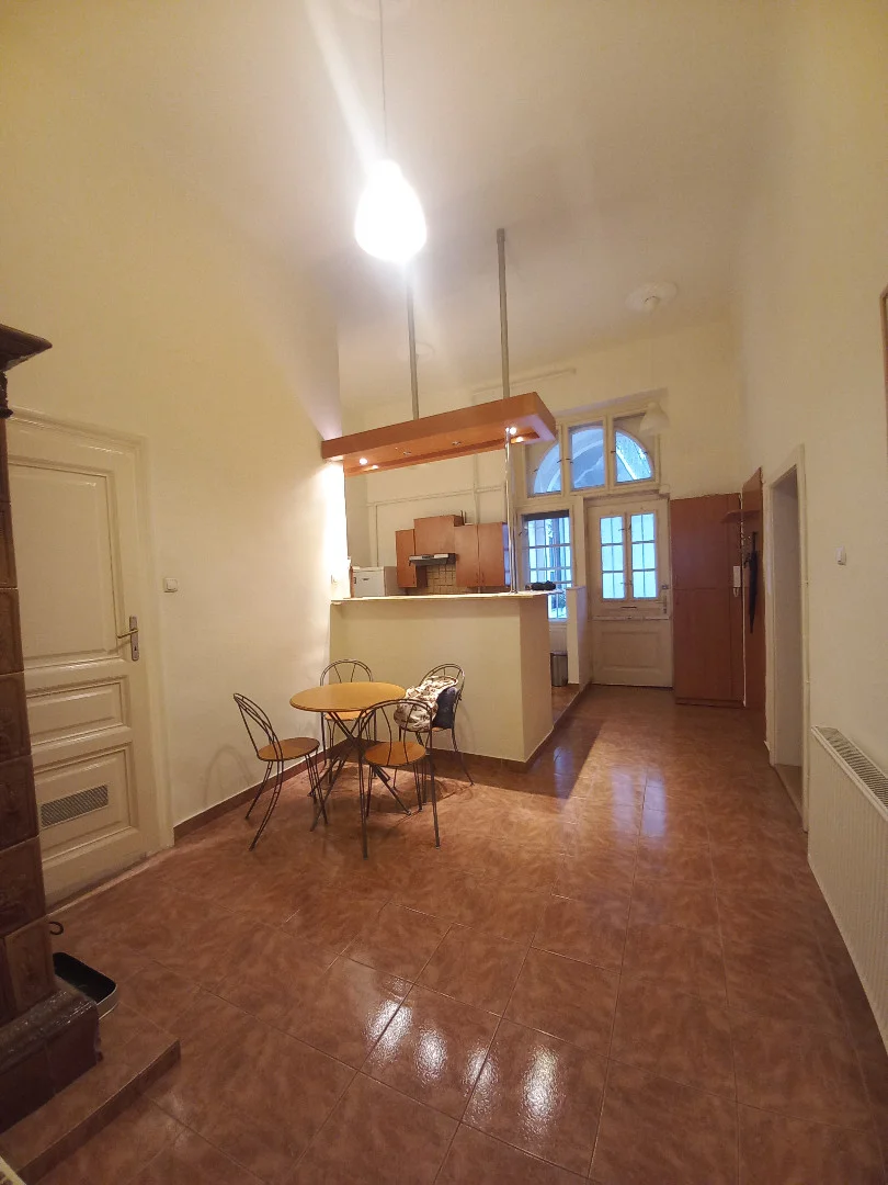 Eladó tégla lakás Budapest 06. ker.en - Kép 3