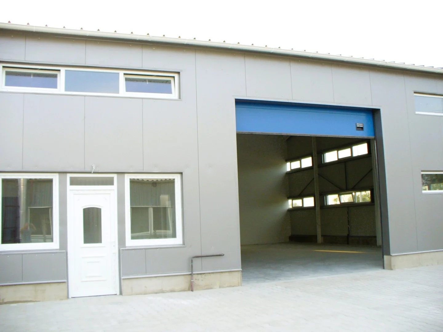 Eladó csarnok ipari / raktár Cegléden - Kép 2