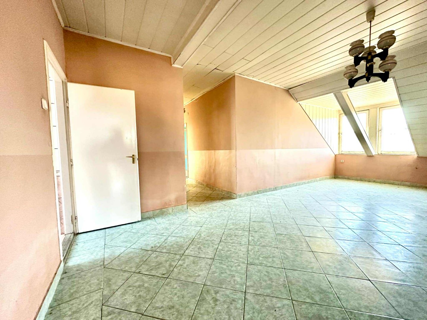 Eladó tégla lakás Horton - Kép 3