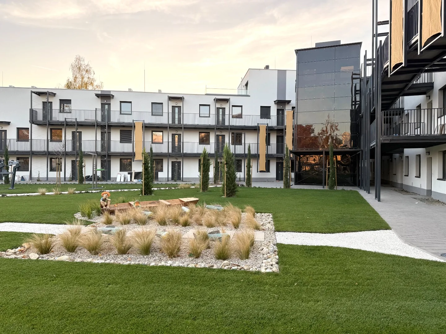 Eladó üdülőházas nyaraló / apartman nyaraló / üdülő Balatonszemesen