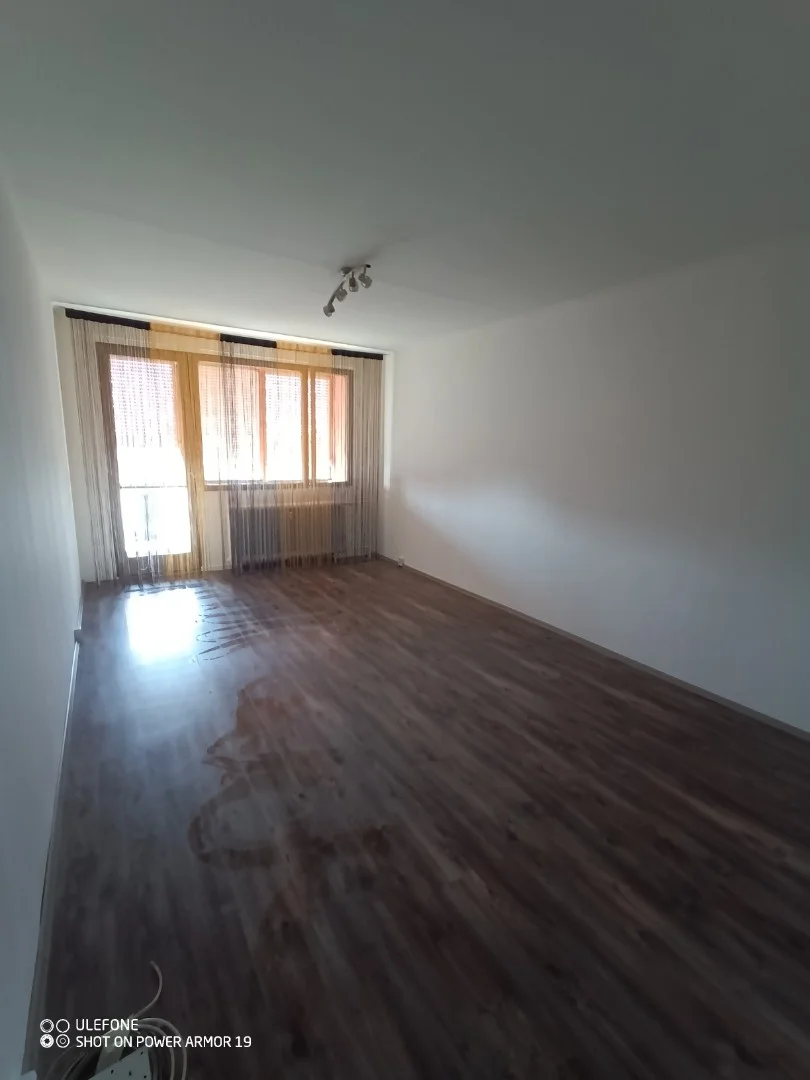 Eladó panel lakás Dunaújvárosban - Kép 3