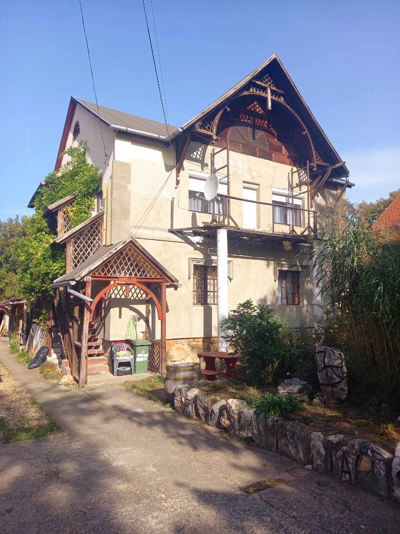 Eladó családi ház Telkin - Kép 2