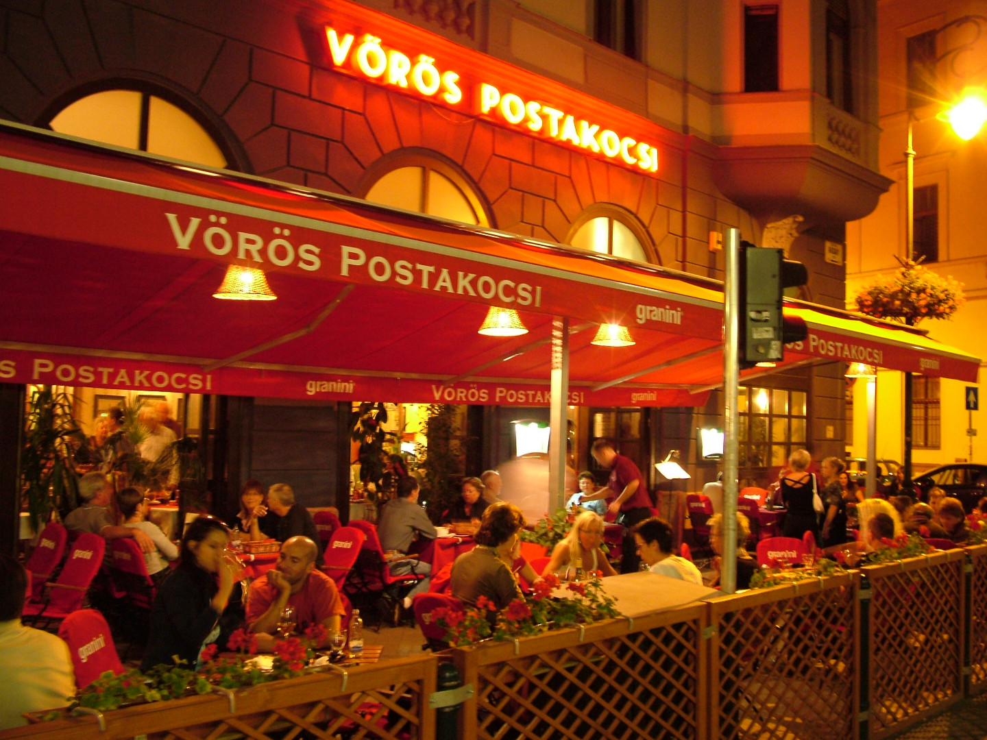 Kiadó étterem, bisztró iroda / üzlet / kereskedelmi / szolgáltató Budapest 09. ker.en