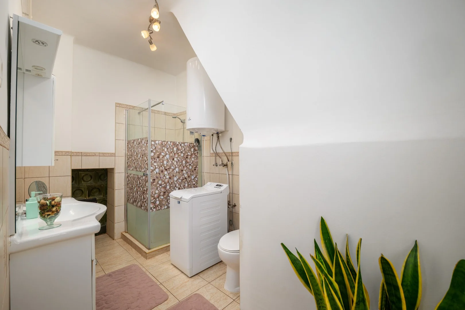 Eladó családi ház Esztergomban - Kép 6