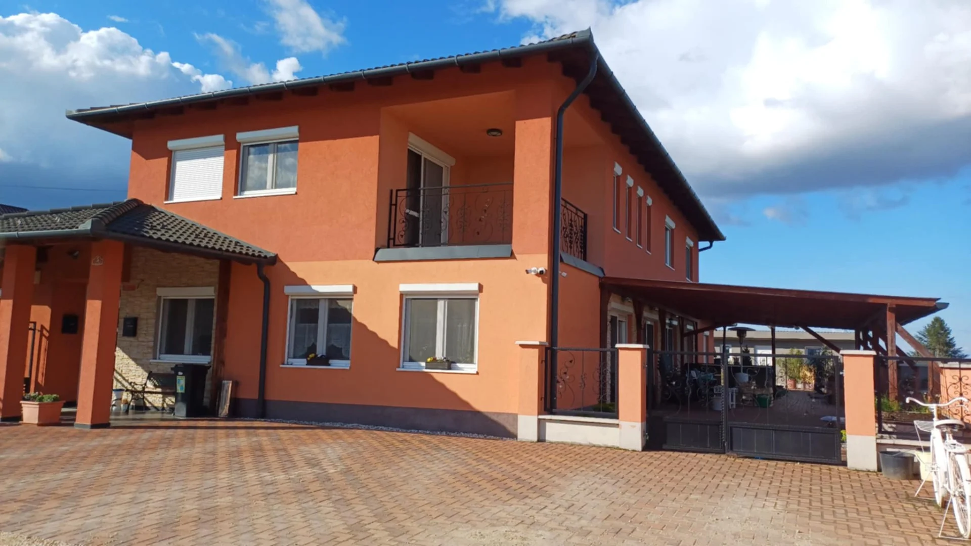 Eladó ikerház Oroszlányon