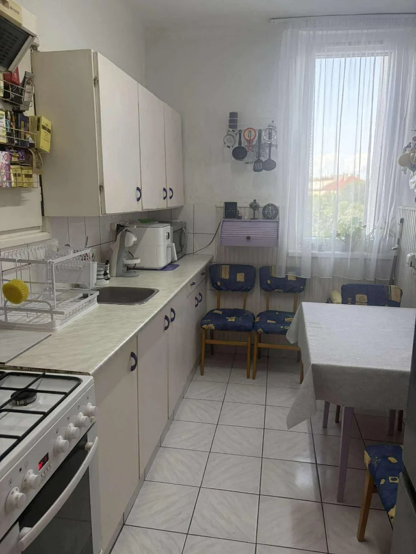 Eladó tégla lakás Szolnokon - Kép 3