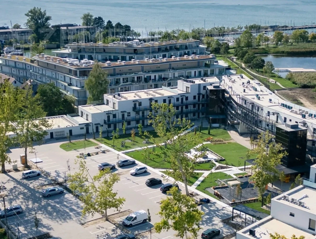 Eladó üdülőházas nyaraló / apartman nyaraló / üdülő Balatonszemesen - Kép 11