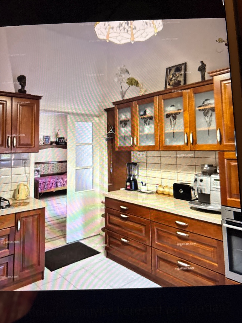 Eladó családi ház Móron - Kép 5