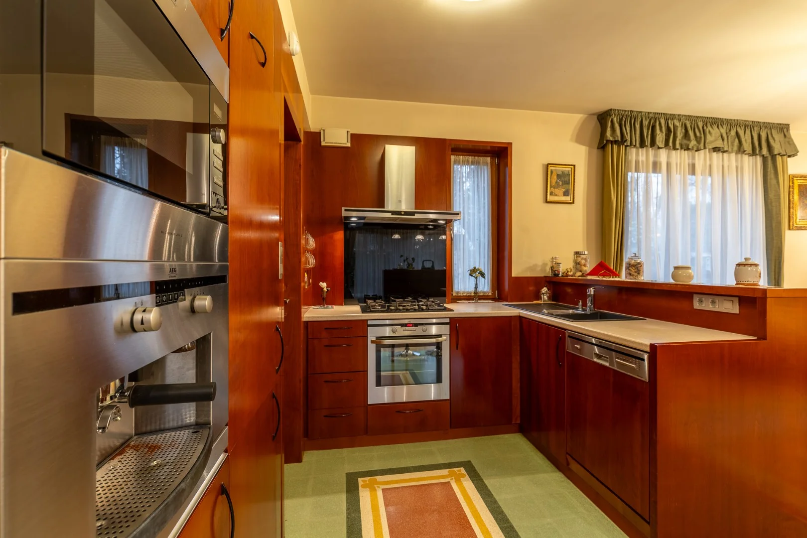 Eladó családi ház Budapest 03. ker.en - Kép 13