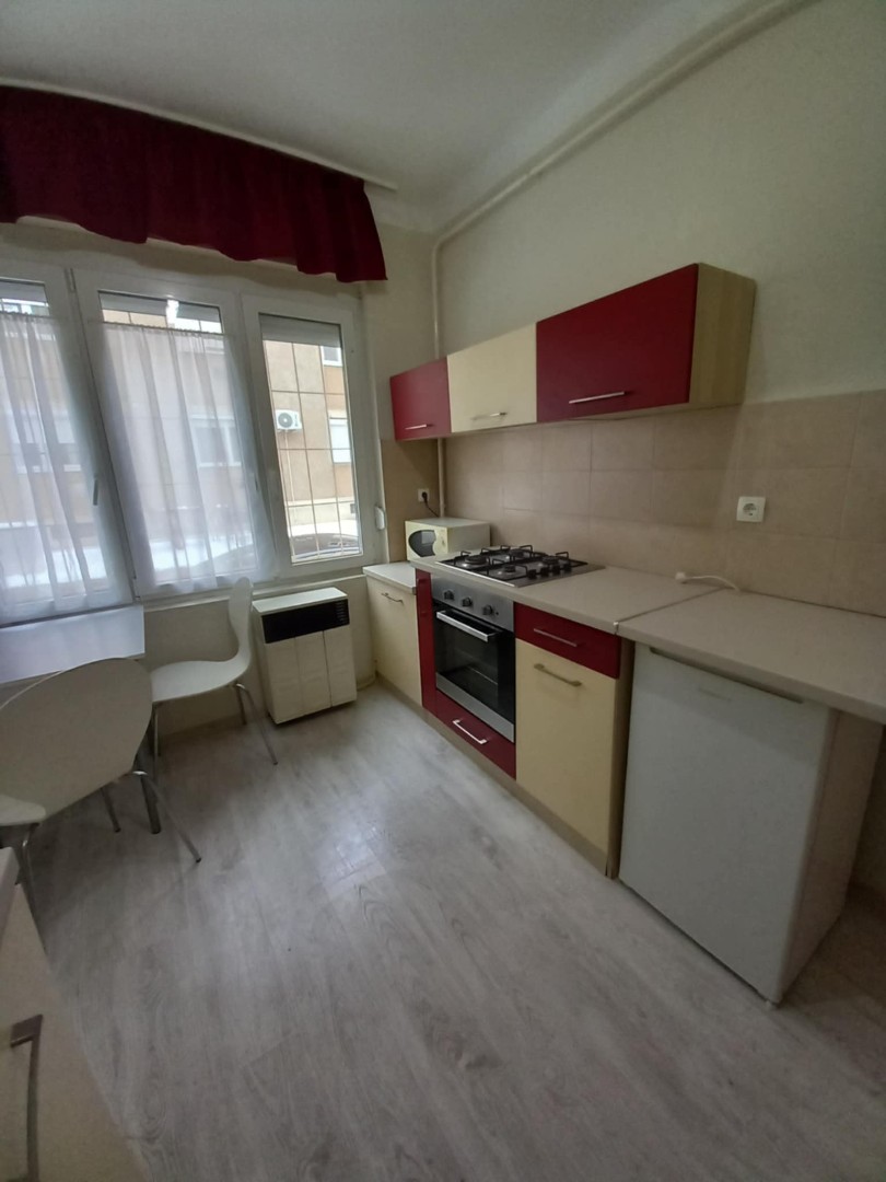 Kiadó tégla lakás Pécsen - Kép 2