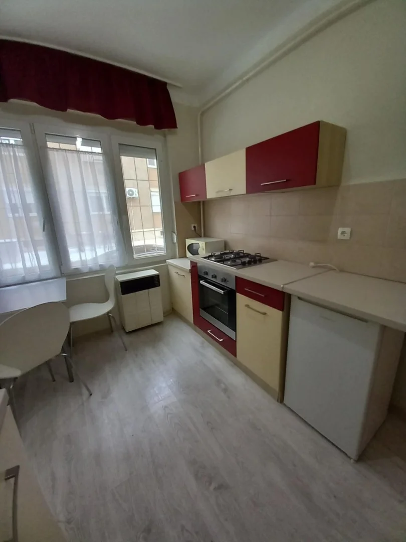 Kiadó tégla lakás Pécsen - Kép 2