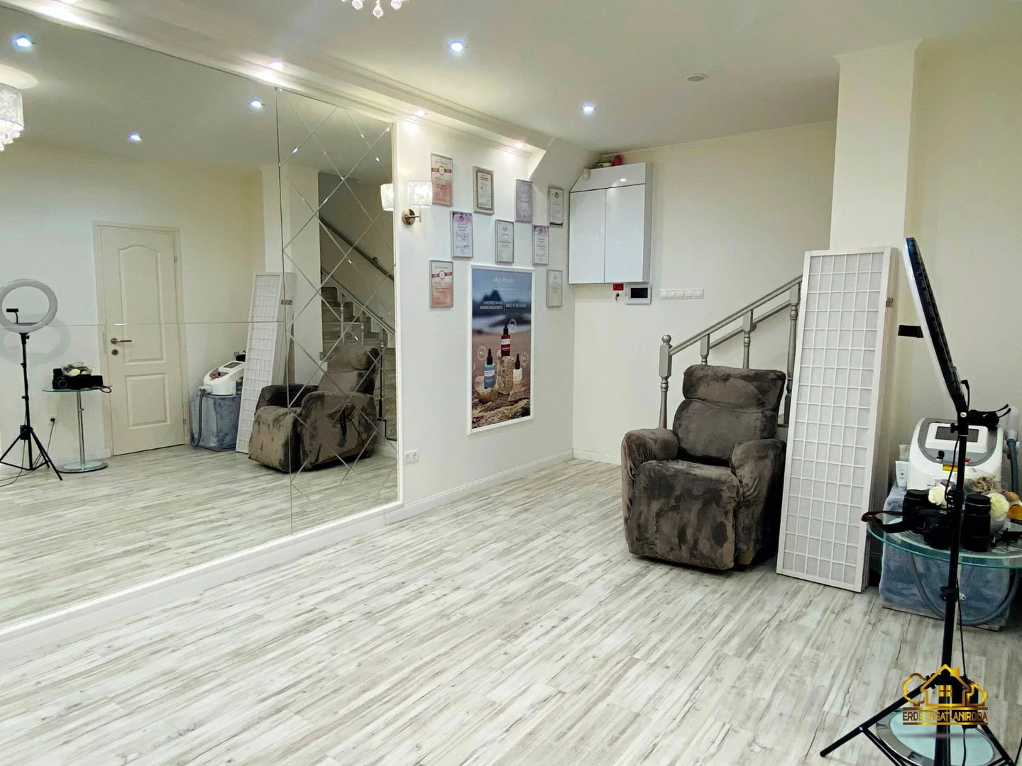 Eladó üzlet iroda / üzlet / kereskedelmi / szolgáltató Halászteleken - Kép 5