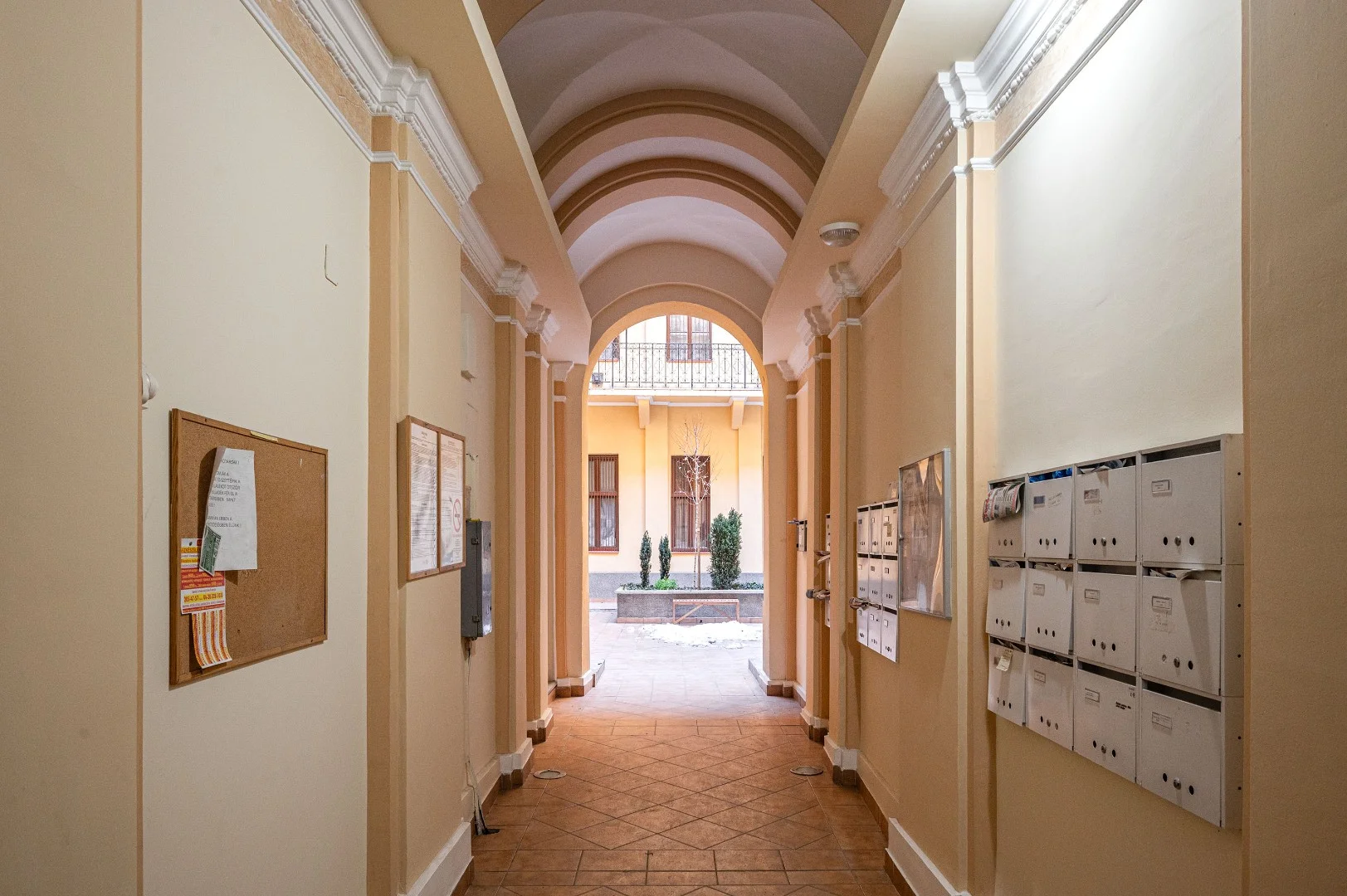 Eladó tégla lakás Budapest 06. ker.en - Kép 13