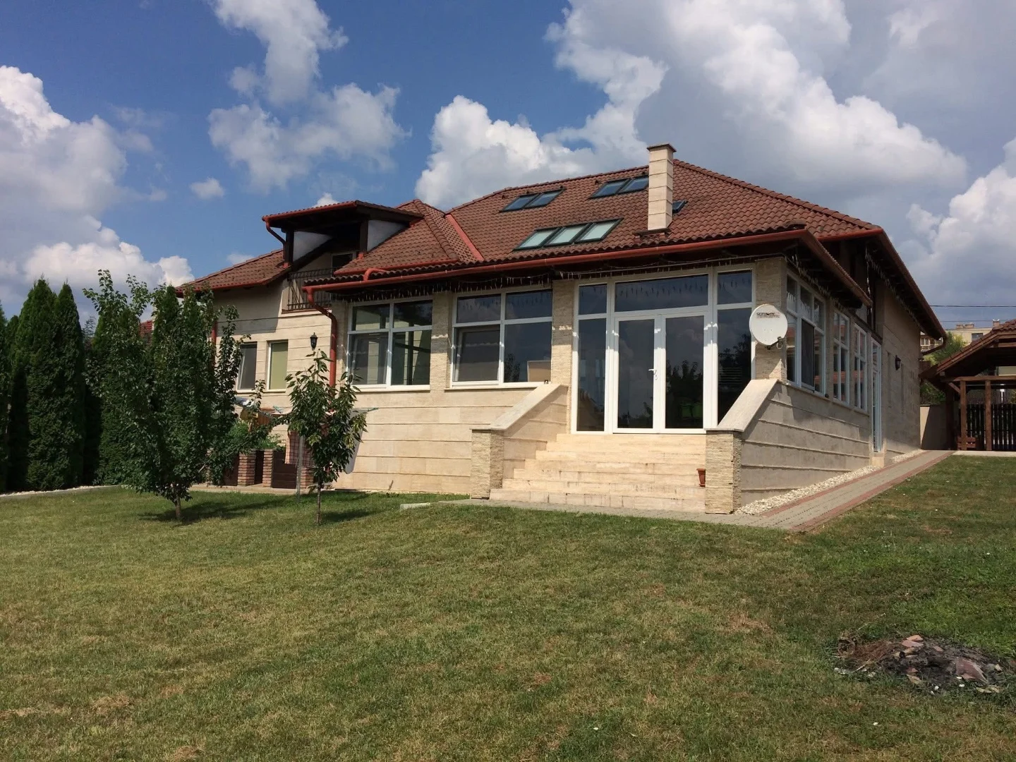 Eladó családi ház Tatabányán