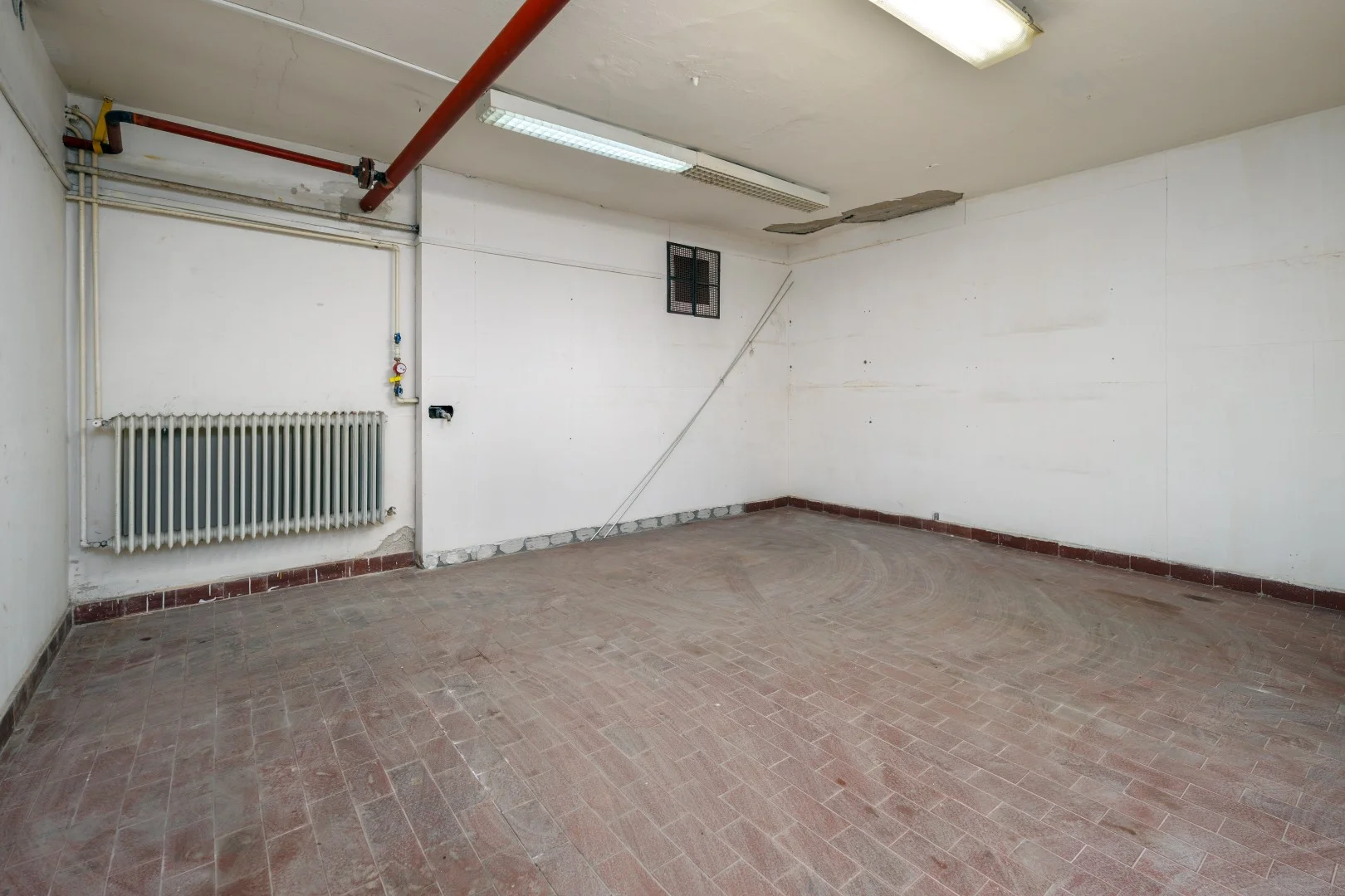 Eladó üzlet iroda / üzlet / kereskedelmi / szolgáltató Budapest 09. ker.en - Kép 15