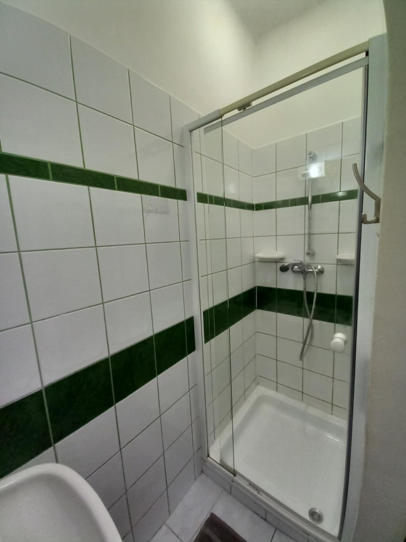 Kiadó tégla lakás Pécsen - Kép 3