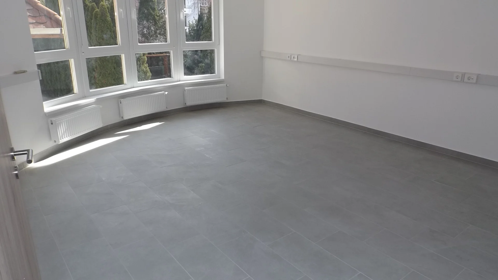 Eladó iroda iroda / üzlet / kereskedelmi / szolgáltató Szegeden - Kép 7