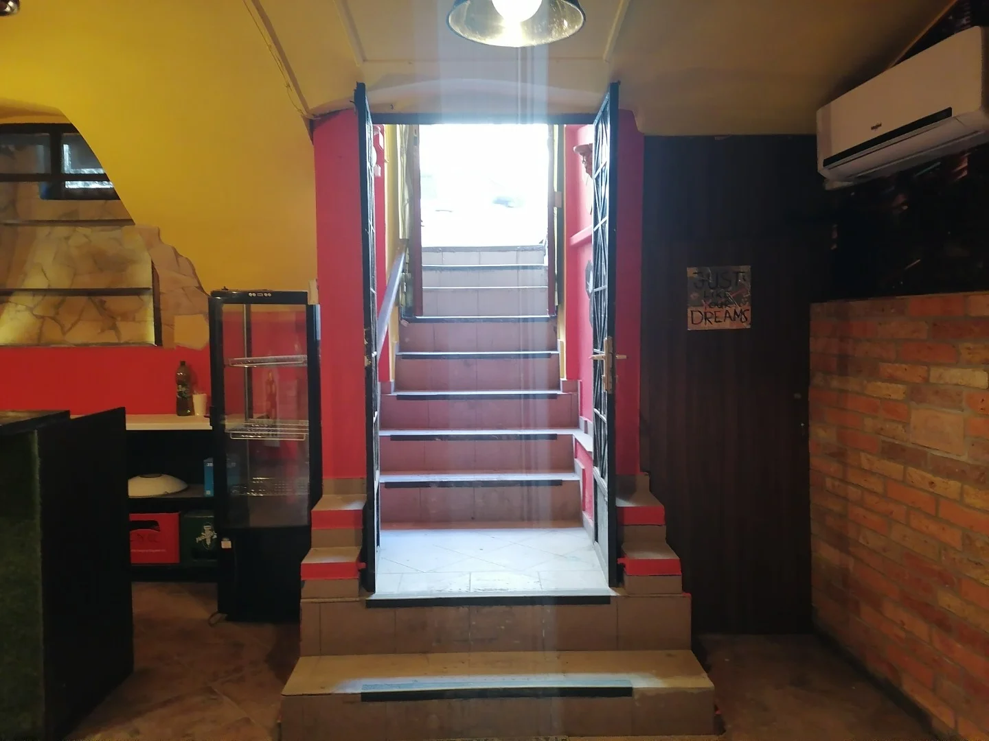 Eladó üzlet iroda / üzlet / kereskedelmi / szolgáltató Budapest 06. ker.en - Kép 9