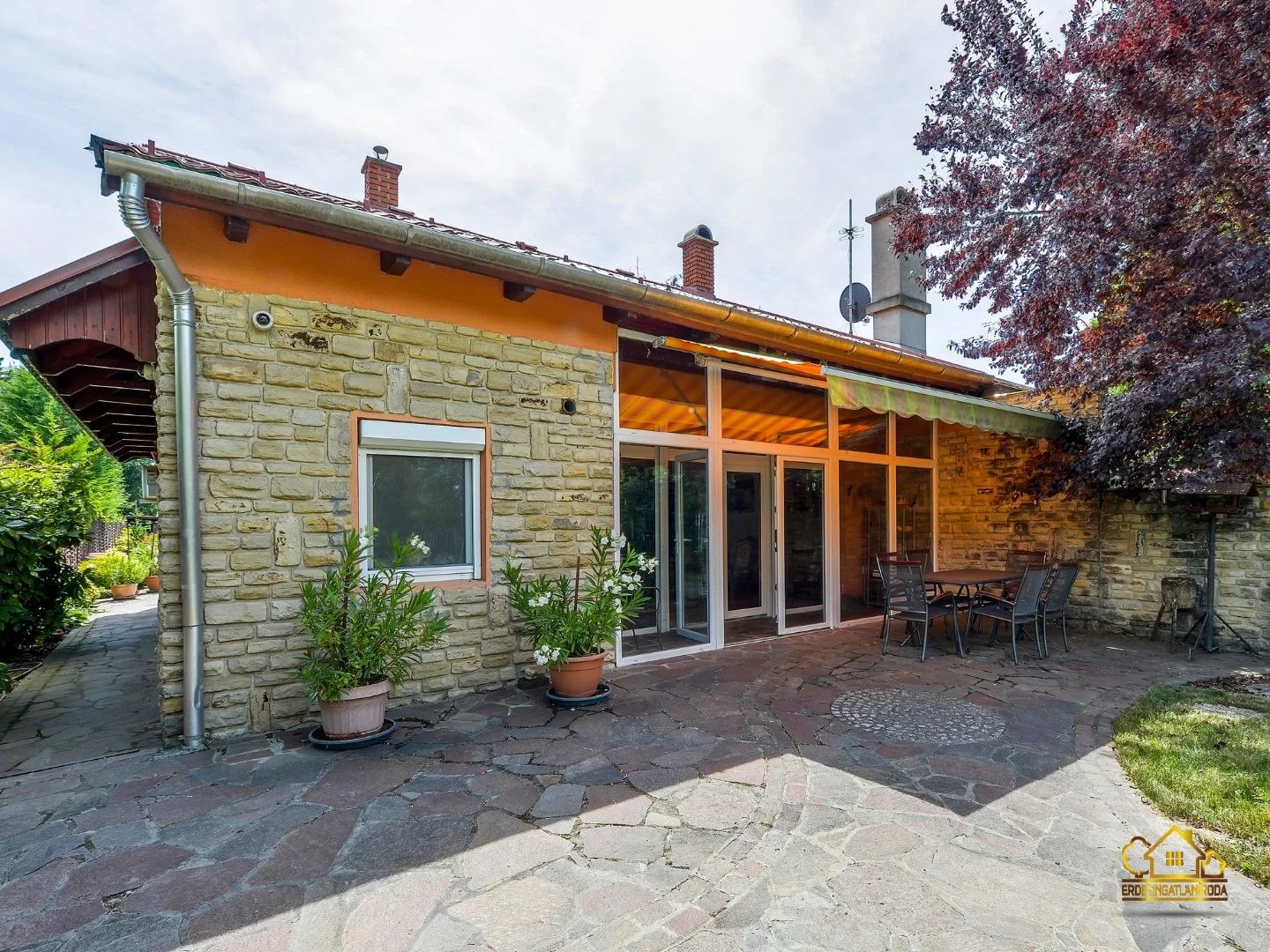 Eladó családi ház Majosházan - Kép 9