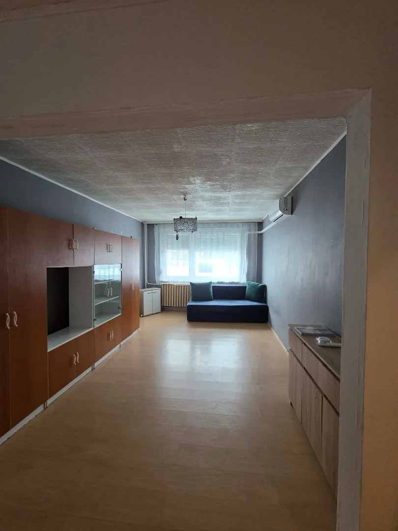 Eladó panel lakás Oroszlányon - Kép 11