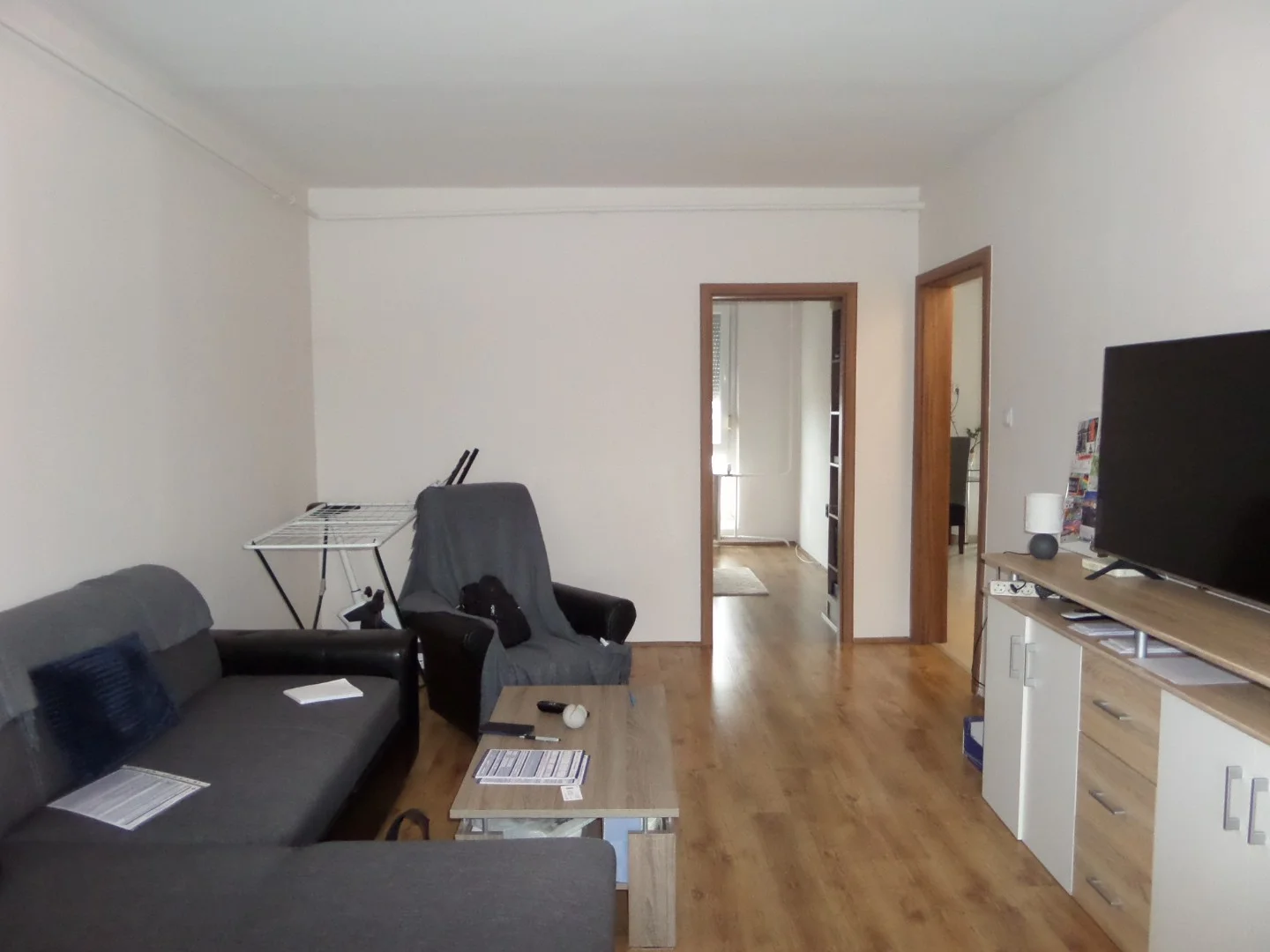 Eladó panel lakás Pécsen - Kép 2