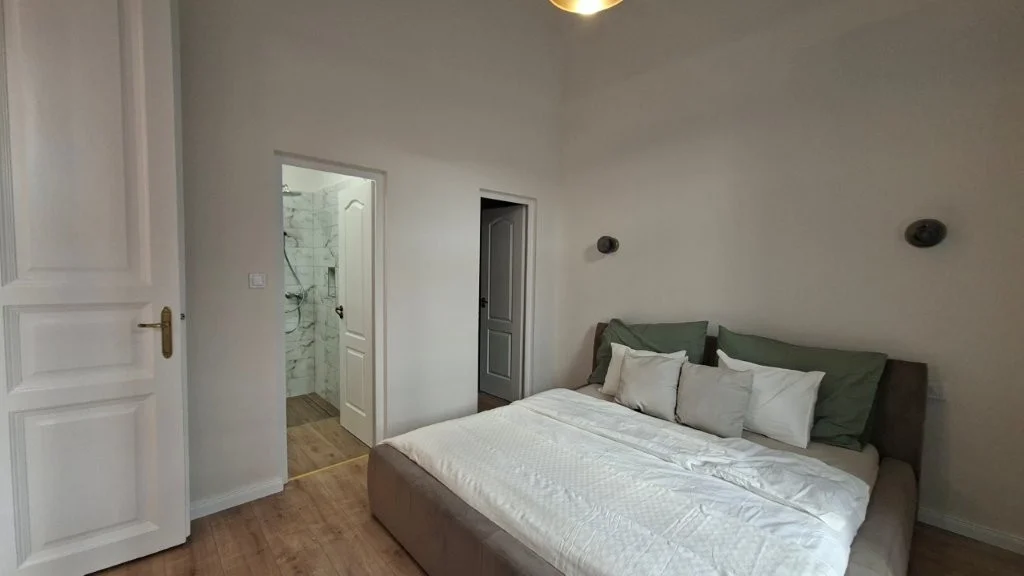 Eladó tégla lakás Budapest 06. ker.en - Kép 13